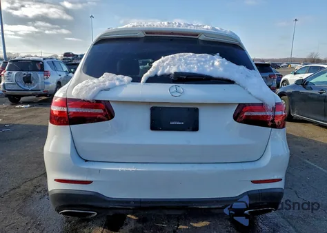 2017 Mercedes-Benz Glc 300 4Matic z USA, uszkodzony, nr VIN WDC0G4KB9HV011153